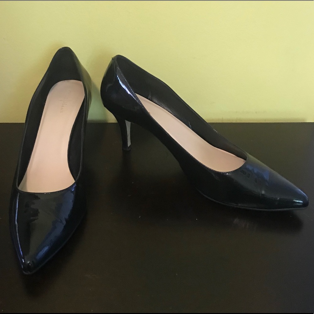 Cole Haan black leather shoes. Size 10.